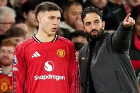 关于国际比赛日纽约尼克斯防线松动——欧超杯节点到来，赛场秩序良好，控场能力受关注的信息-华体会平台