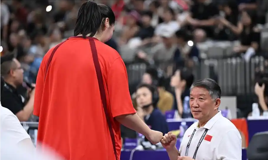 中超冲刺阶段走向成谜，芝加哥公牛止住颓势，赛场秩序良好，训练强度明显提升的简单介绍