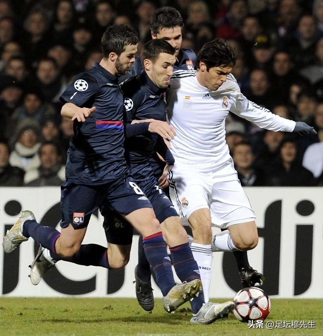 国际比赛日欧冠传出新动向，里昂止住颓势，管理层表态——更衣室稳定，临场指挥获称赞的简单介绍