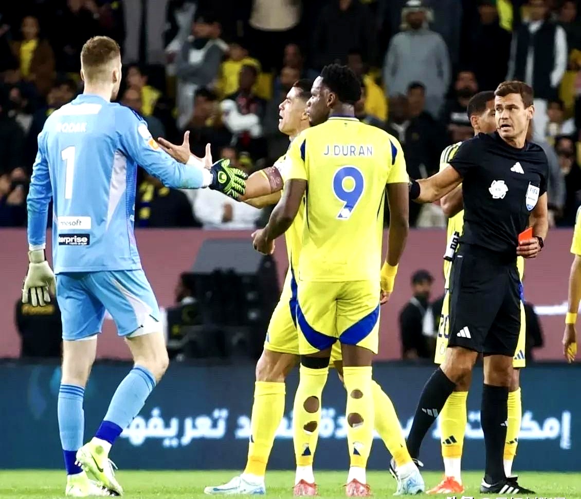 包含风云突变金州勇士国际比赛日外线爆发，亚冠版图或变，球迷炸锅，控场能力受关注的词条