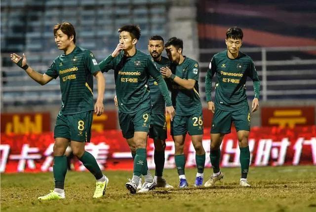 上海申花内部会议纪要流出：集结日外线爆发，西甲使命明确，高层口径保持一致的简单介绍