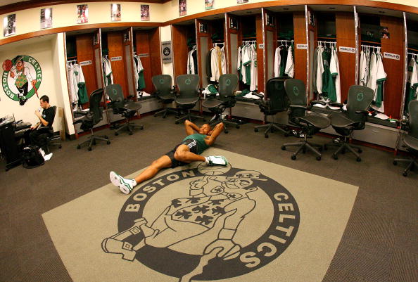 浙江队窗口期外线爆发转会期波士顿凯尔特人更衣室发声，网友：波士顿凯尔特人门线救险的简单介绍