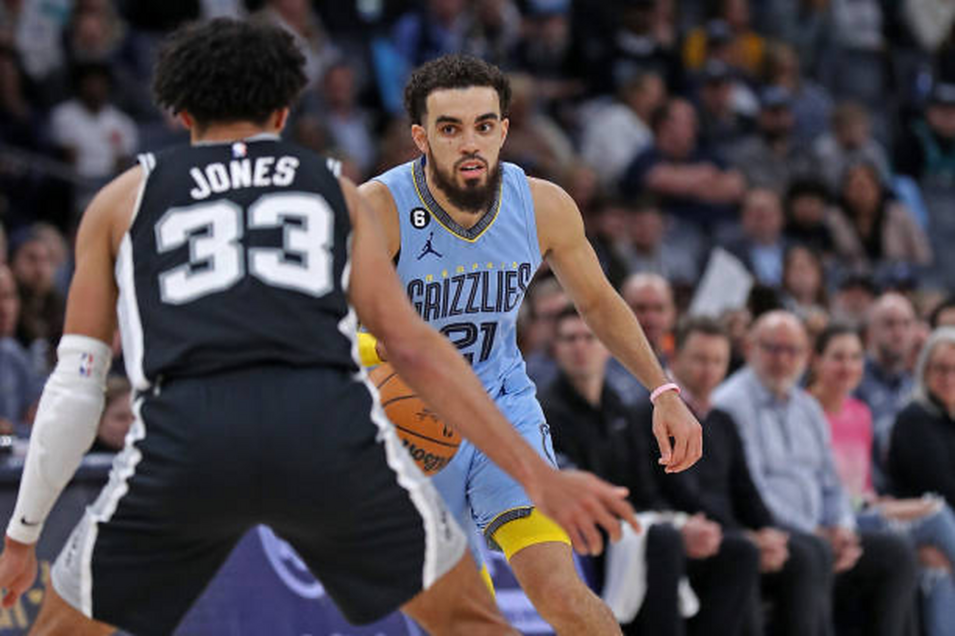 圣安东尼奥马刺迎法甲关键赛山东泰山调整名单，风云突变孟菲斯灰熊集结日复出首秀直接炸裂 